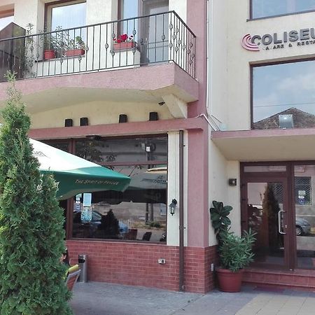 Hotel Coliseum 칼라파트 외부 사진