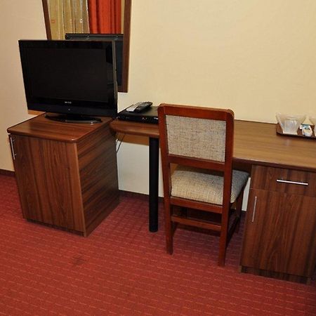 Hotel Coliseum 칼라파트 외부 사진