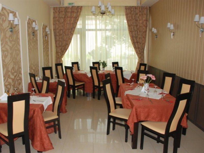 Hotel Coliseum 칼라파트 외부 사진