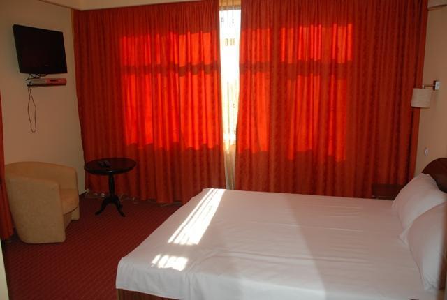 Hotel Coliseum 칼라파트 객실 사진